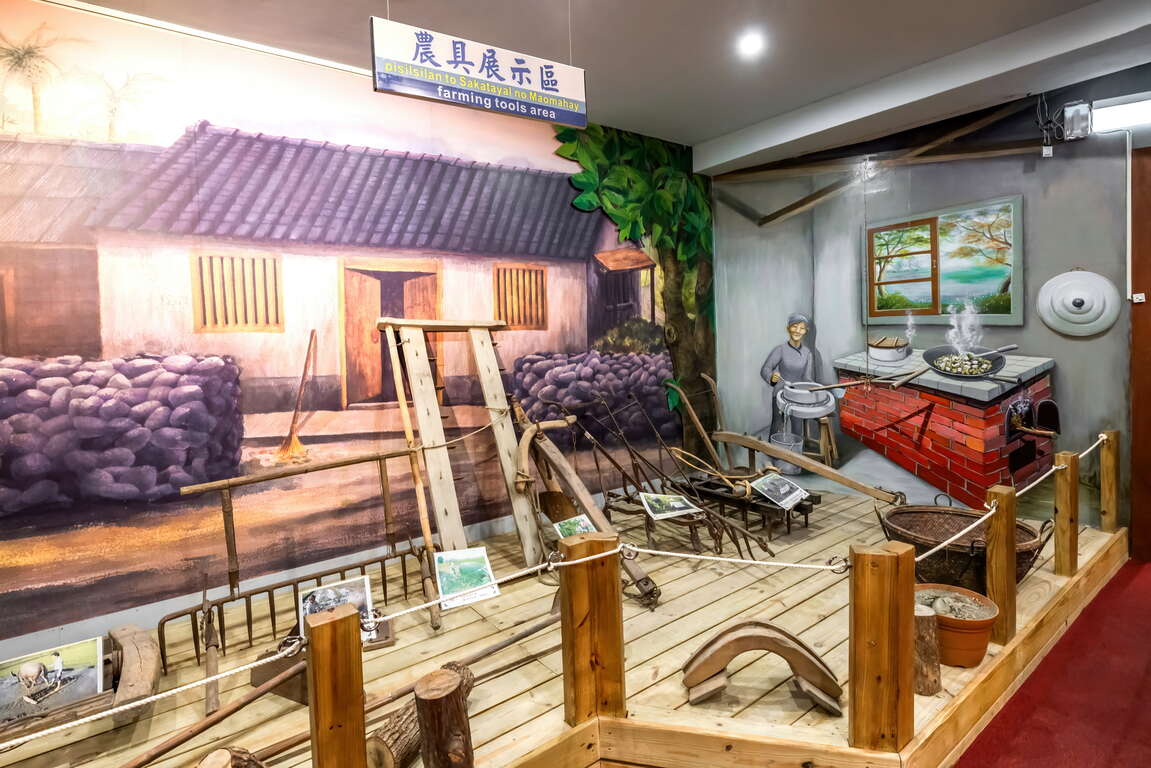重現早期農活的農具展示區