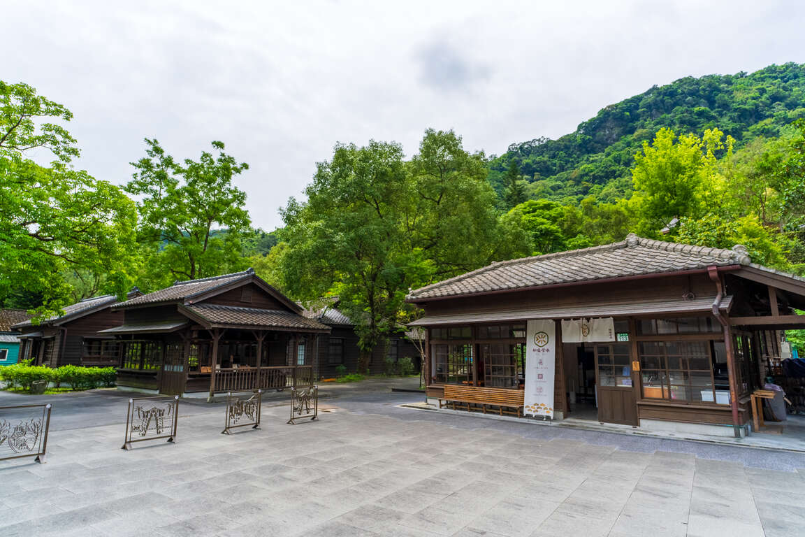 園內多保留日式木屋建築